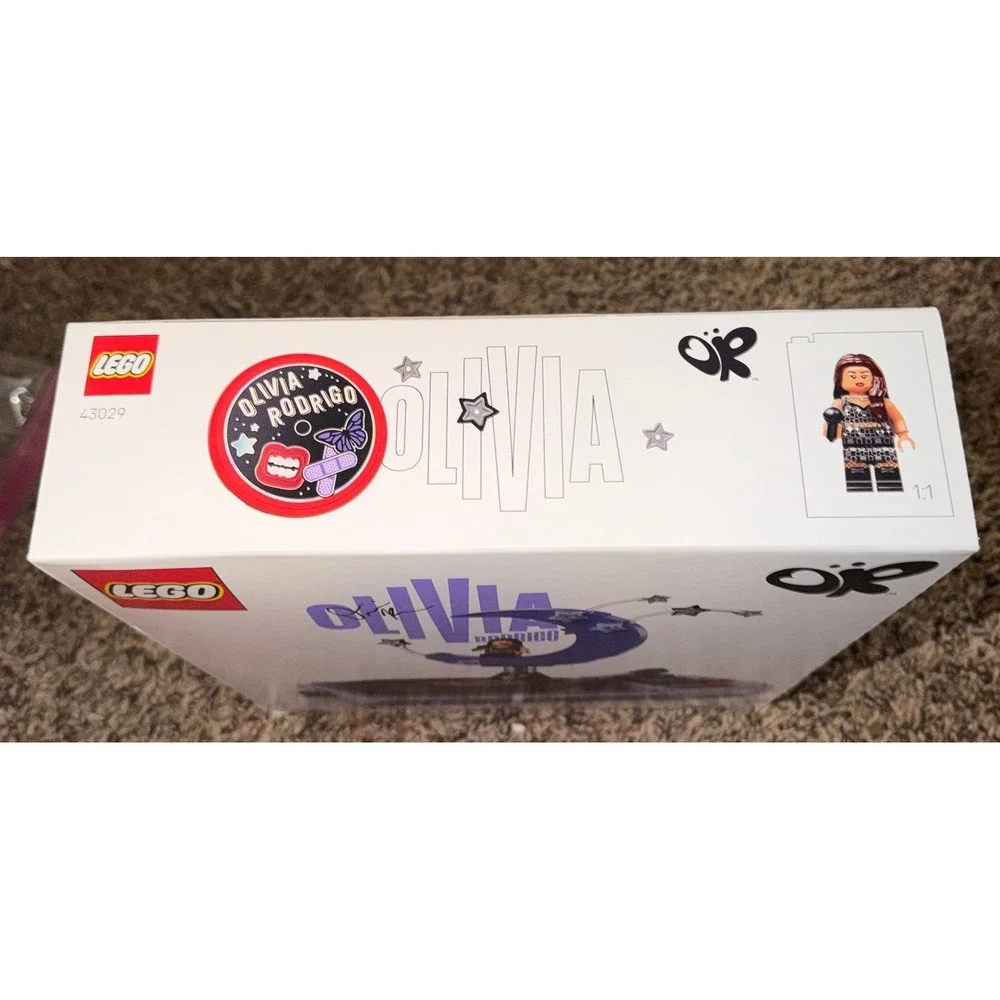 Lego-Editions Oliva Rodrigo's Concert Moon Building Set (NWT) 43029